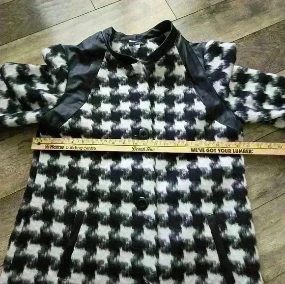 Renuar black and white women's large winter  jacket, Excellent Condition - Picture 8 of 8